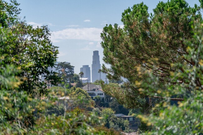 Building Photo - Stunning Views from Silver Lake Hillside Home for Rent with Spectacular Views