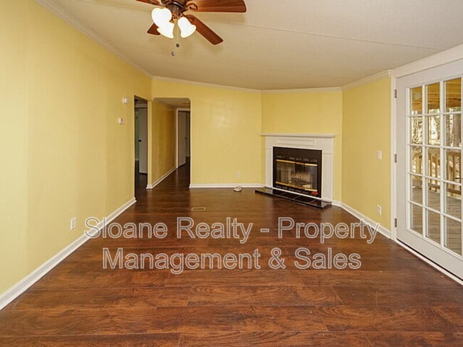 Building Photo - 3184 Sanders Rd