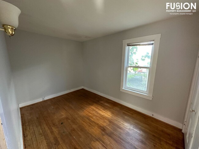 Building Photo - Spacious 3-Bedroom Home Close to UVM Medic...