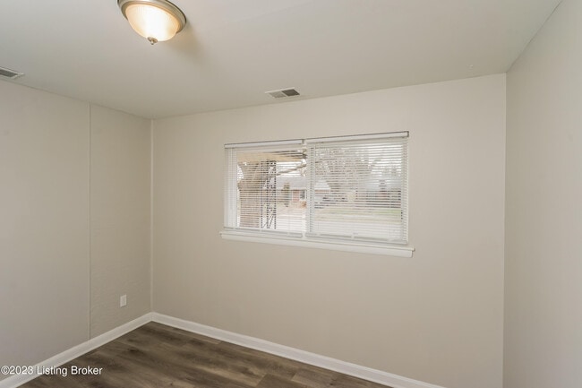 Building Photo - 3113 Maywood Pl