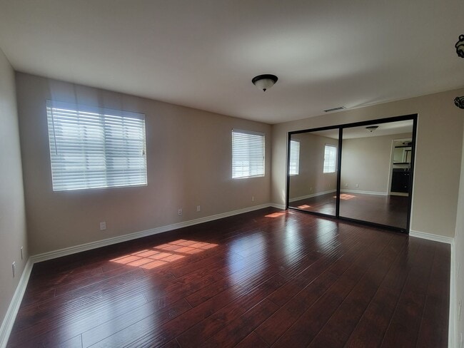 Building Photo - 3240-3242 Cerritos Ave