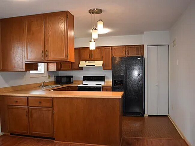 Building Photo - Charming 3 Bed, 2 Bath Ranch Home in West ...