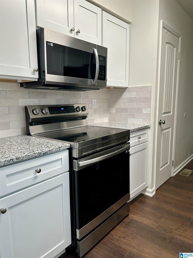 Building Photo - 2413 Pentland Dr