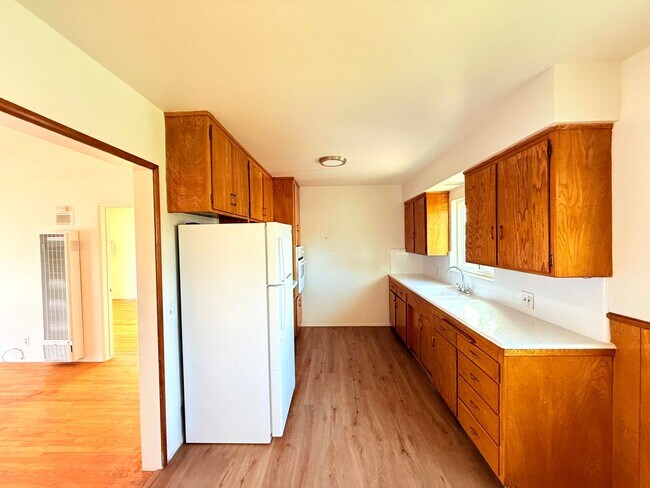 Building Photo - 2270 White St