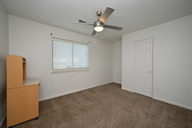 Building Photo - 7006 Biton Dr