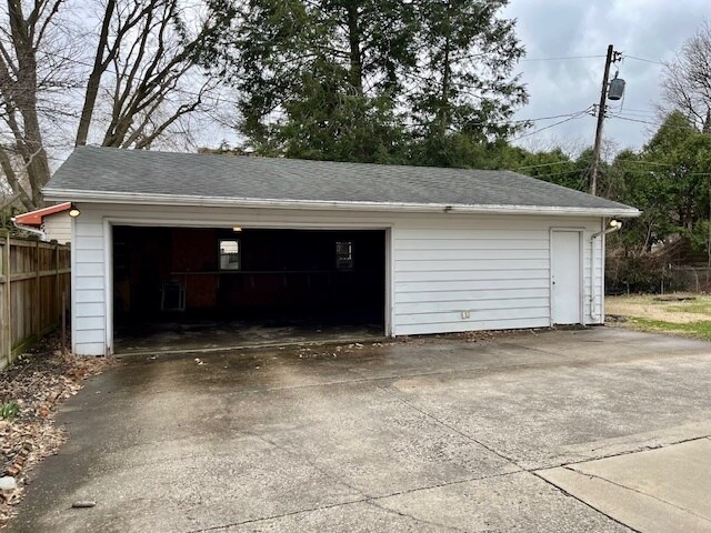 Building Photo - 1225 E Jefferson St