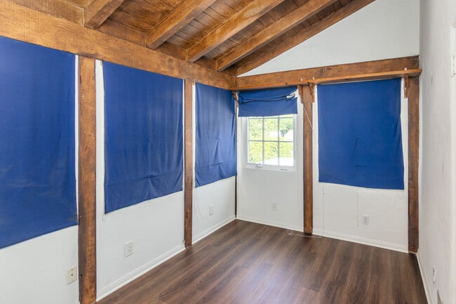 Building Photo - 2041 Fair Oaks Ave