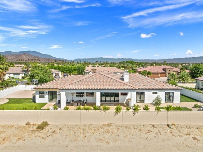 Building Photo - 49636 Constitution Dr