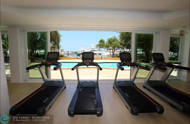 Building Photo - 1010 Seminole Dr