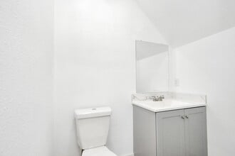 Building Photo - 1501 Maiden Ln