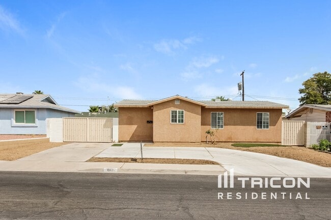 Primary Photo - 6112 Granada Cir