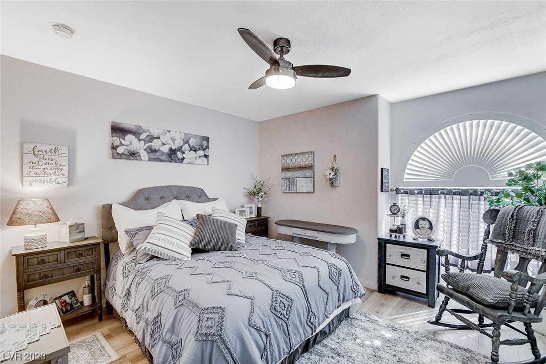 Master Bedroom - 3125 N Buffalo Dr