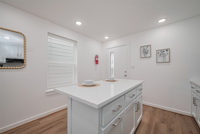 Building Photo - 6725 Avenue K