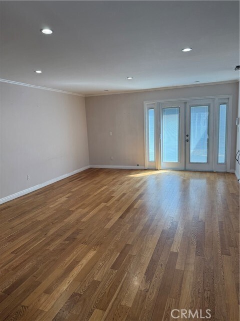 Building Photo - 5906 Graves Ave