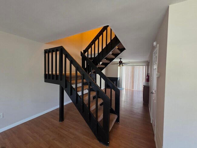 Building Photo - 2529 Cottonwood Ct