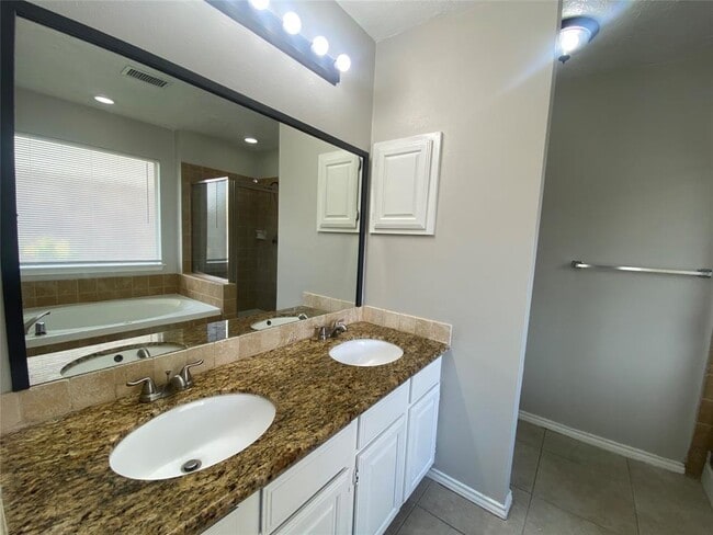 Building Photo - 14322 Rainy Sun Cir