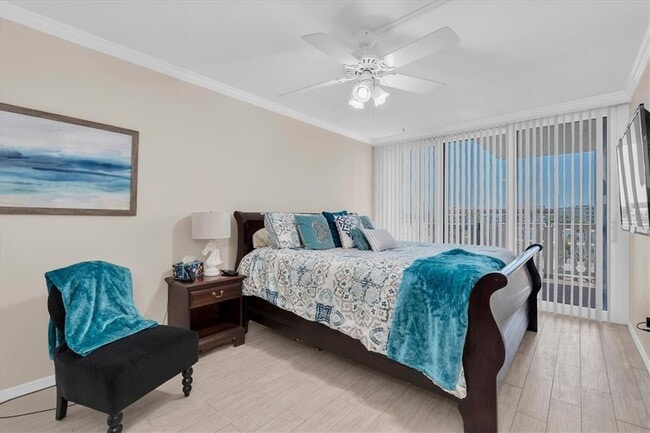 Building Photo - 6500 Sunset Way