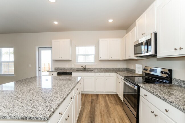 Building Photo - Beautiful 4-Bedroom in Cane Bay