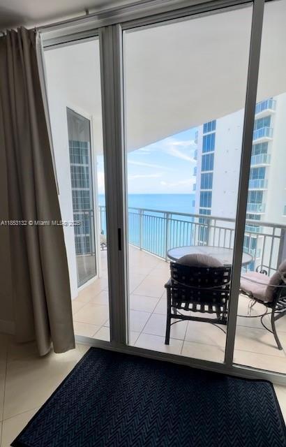 Building Photo - 17375 Collins Ave