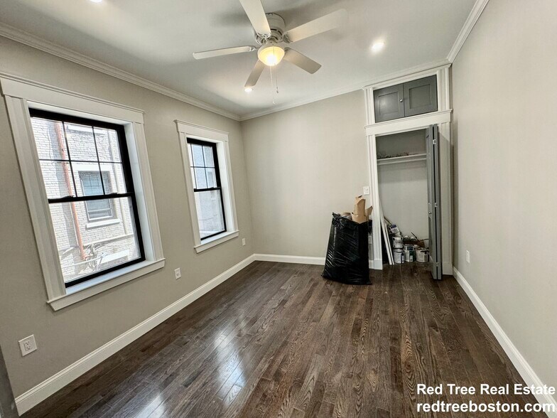 Building Photo - 1572 Commonwealth Ave