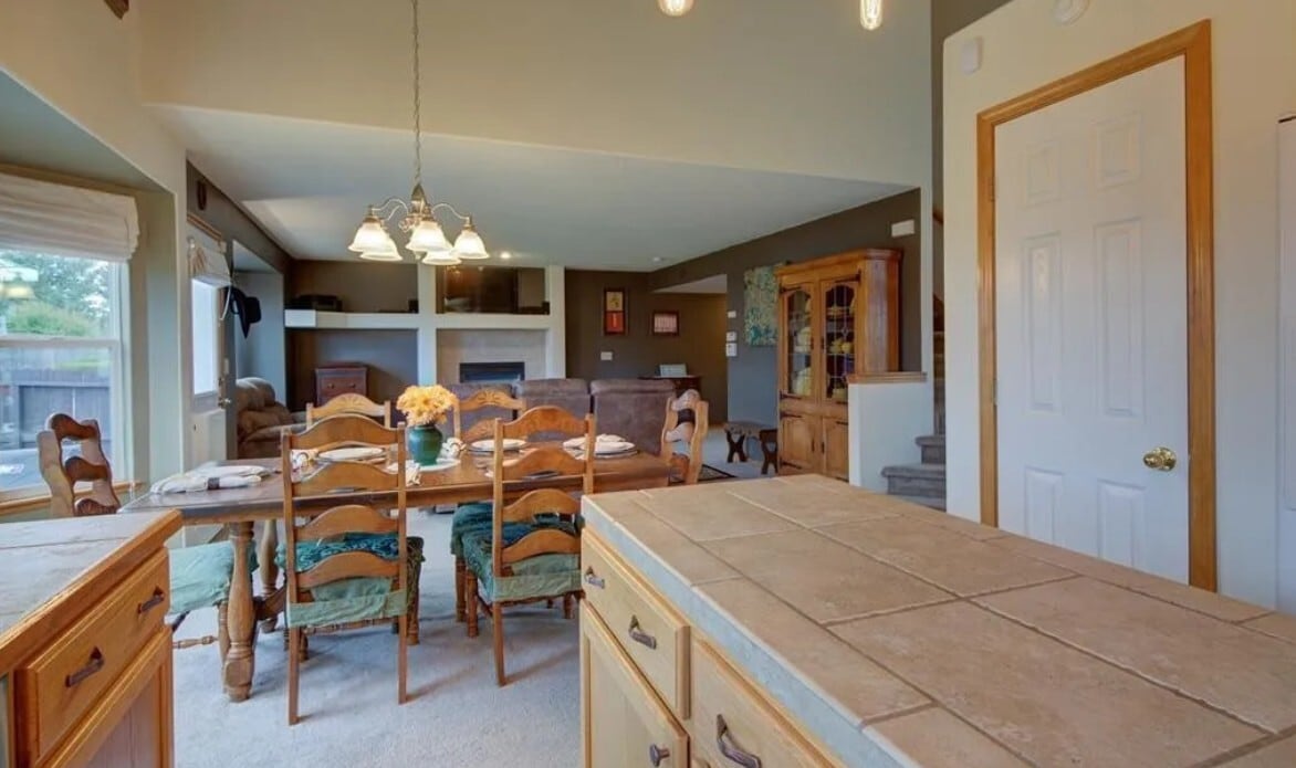 Building Photo - 6151 Oakwood Blvd