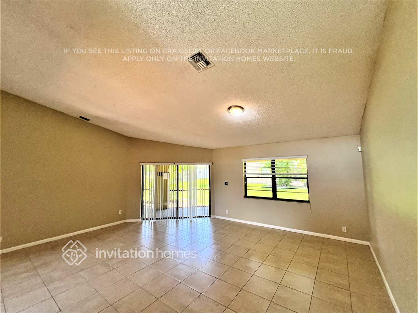 Building Photo - 1944 Lynton Cir