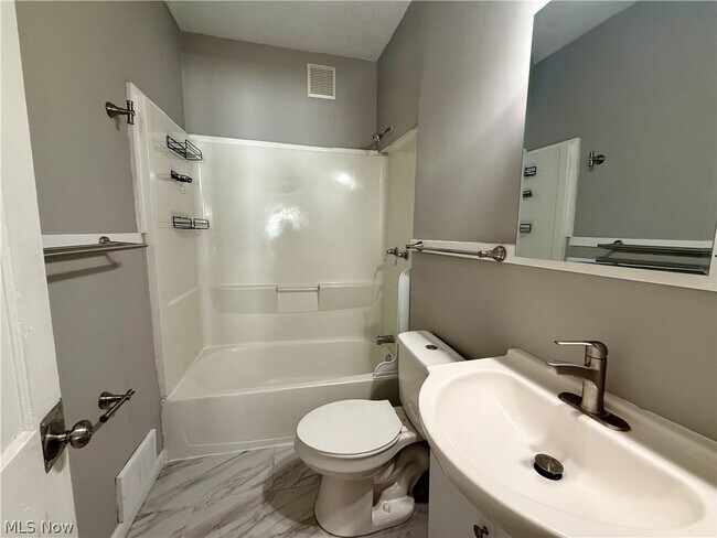 Building Photo - 1265 Marlowe Ave