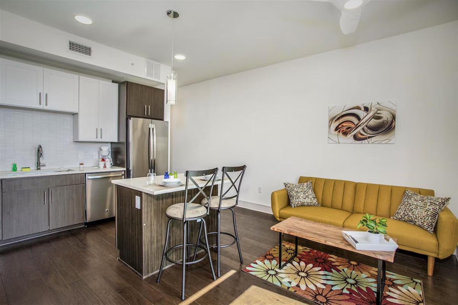 Building Photo - 6800 Main St