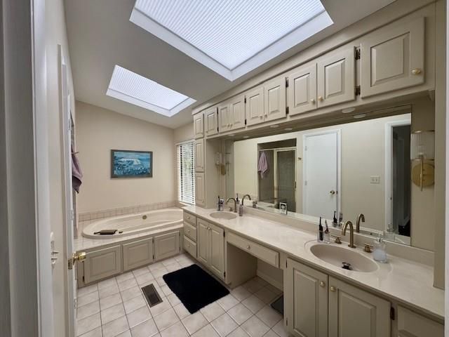 Building Photo - 192 Kings Row NE