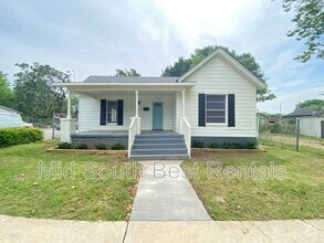 Building Photo - 1801 S Cedar St