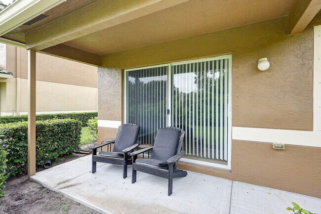 Building Photo - 2988 SE Lexington Lakes Dr