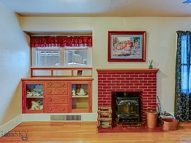 Building Photo - 810 W Lewis St