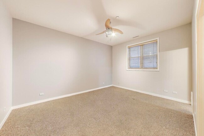 Building Photo - 421 S Ridgeland Ave