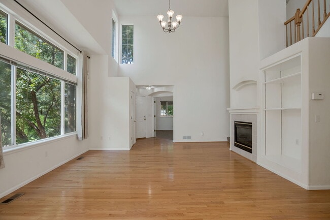 Building Photo - 13647 Plaster Cir