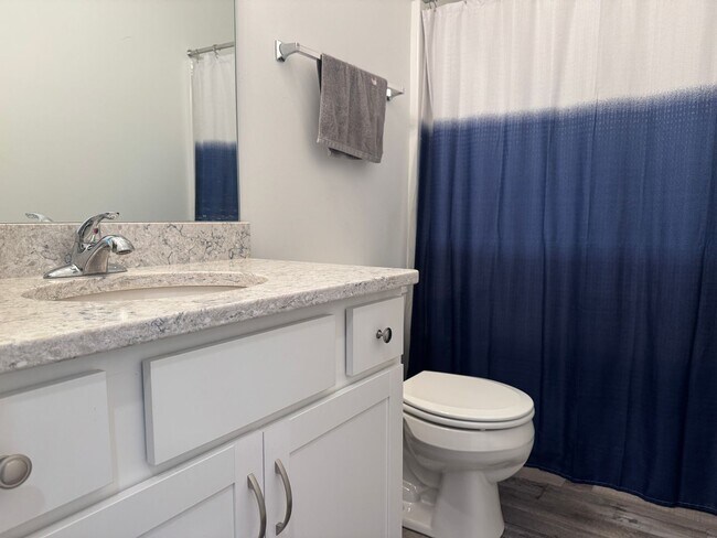 Building Photo - 1914 Hummingbird Dr