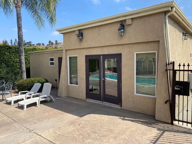 Building Photo - Greenfield Area