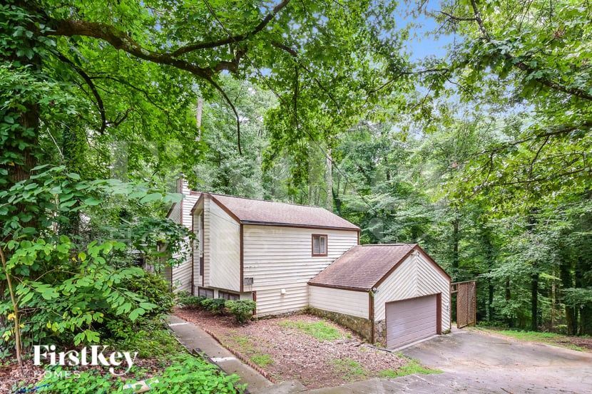 Building Photo - 5515 N Fork Dr SW
