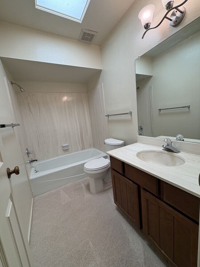 Building Photo - 9061 E Palms Park Dr