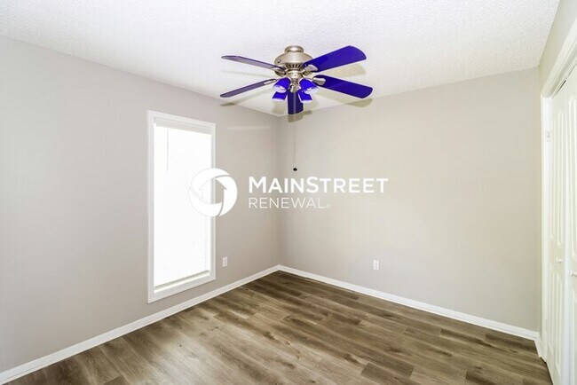 Building Photo - 3 Bedroom Pet-Friendly Home in Memphis, TN with Main Street Renewal