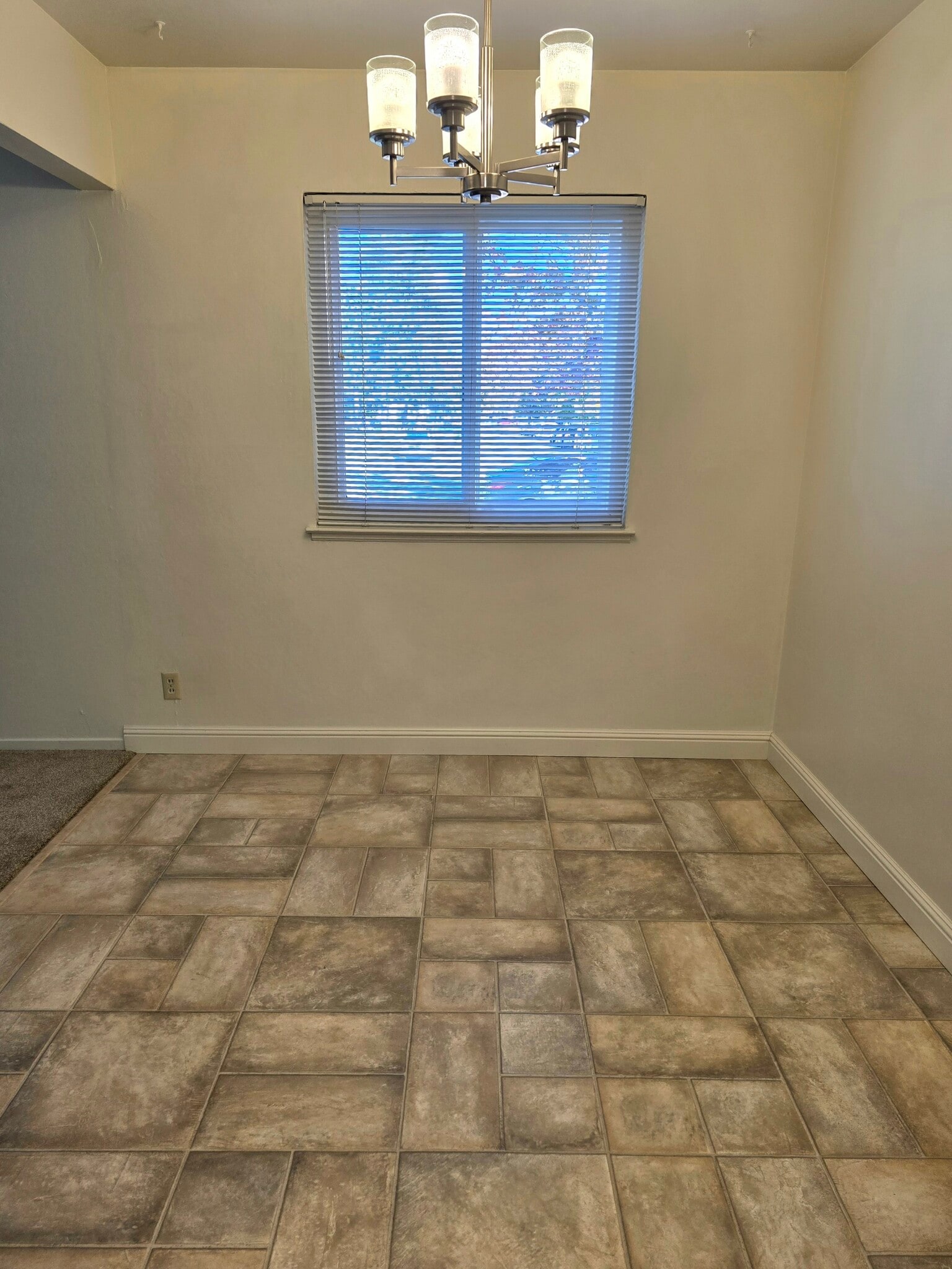 Building Photo - 1751 Ross Cir