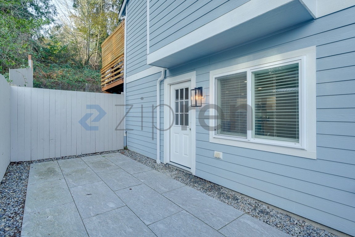 Building Photo - 13449 14th Ave S