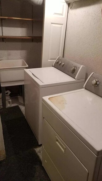 Building Photo - 1628 Sheffield Dr