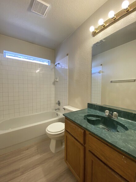 Building Photo - 2801 Cantabrian Dr