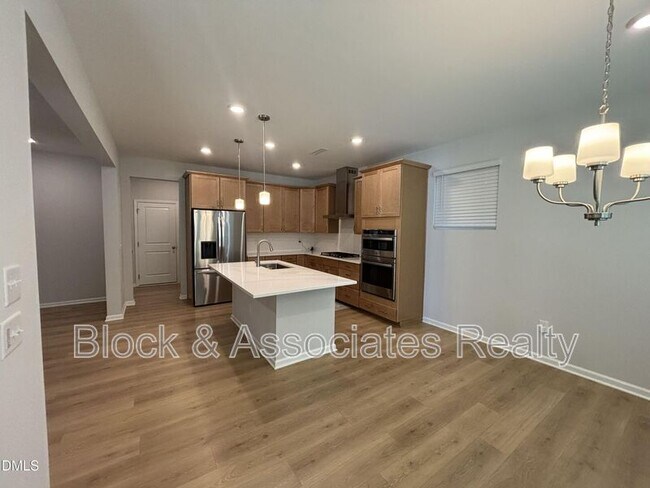 Building Photo - 2105 Goudy Dr