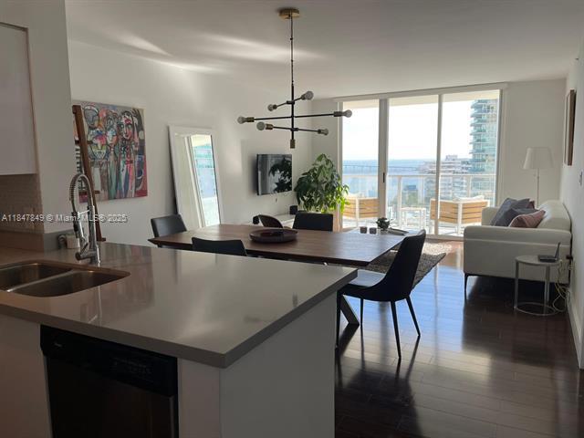 Building Photo - 1155 Brickell Bay Dr