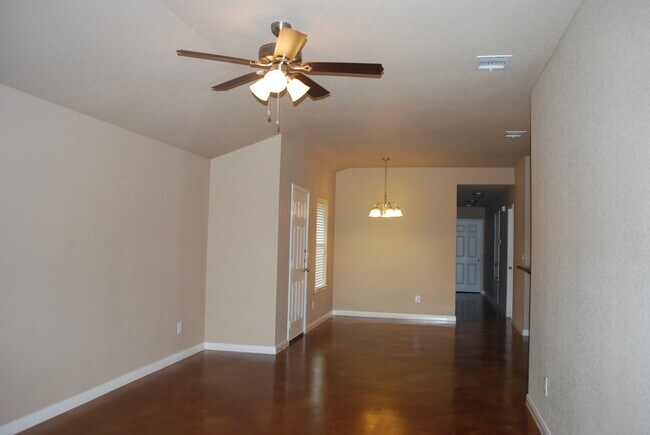 Building Photo - 1510 Dakota Ter