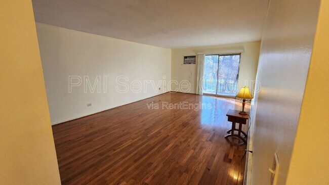 Building Photo - 2331 Ogden Ave