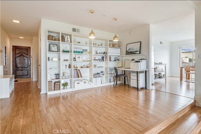 Building Photo - 29600 Island View Dr
