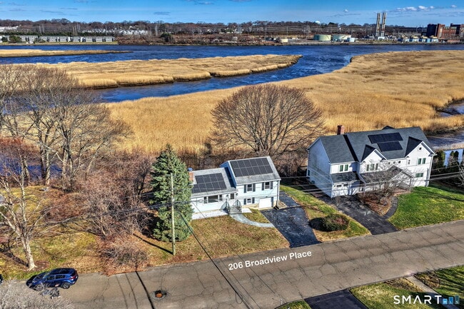 Building Photo - 206 Bridgeview Pl