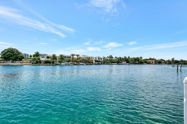 Building Photo - 9341 E Bay Harbor Dr